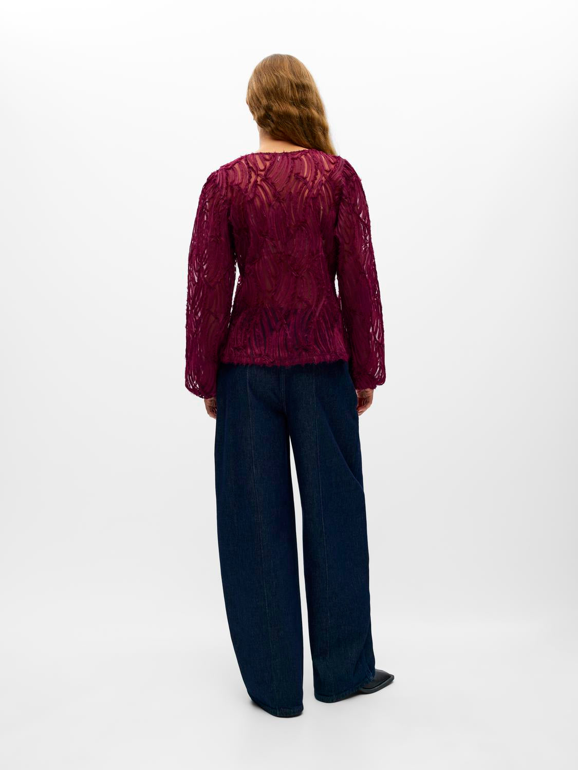 model_shot-back